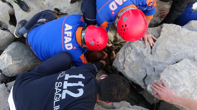 Kayıp kadın kayalıklar arasında sıkışmış halde bulundu