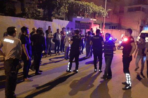 13 Yaşındaki çocuğun katil zanlısının evinin önünde gergin bekleyiş