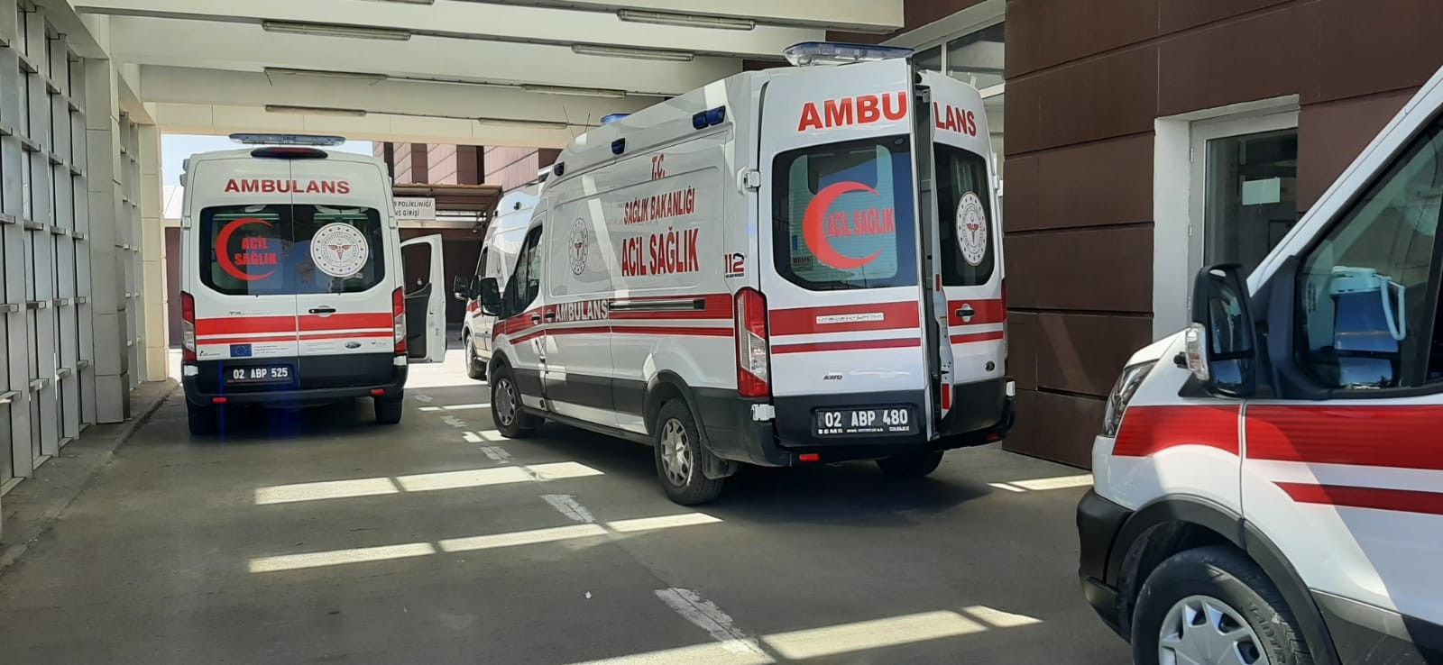 Bileğini keserek intihar teşebbüsünde bulundu