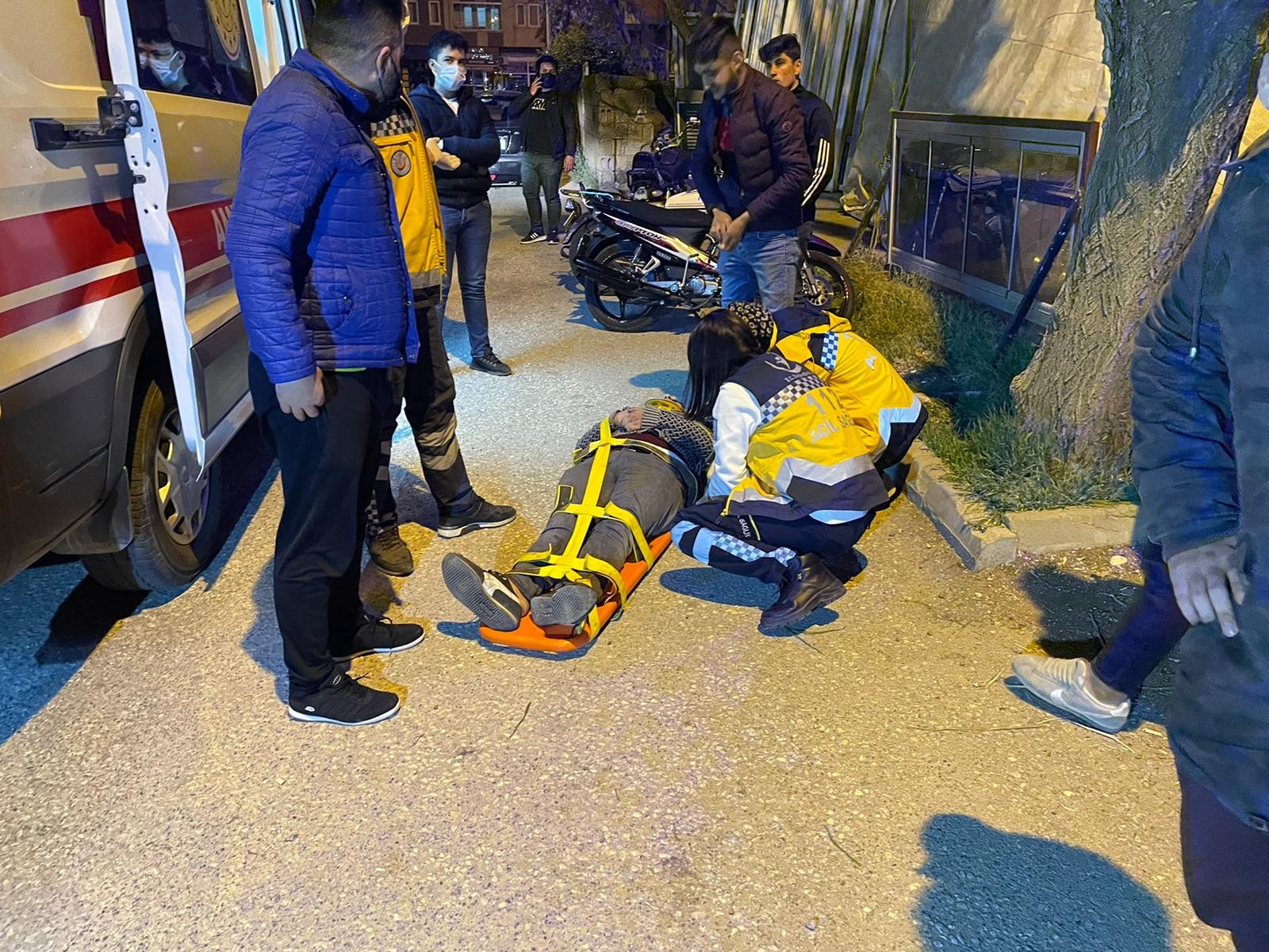 Kontrolden çıkan motosiklet devrildi: 1 yaralı