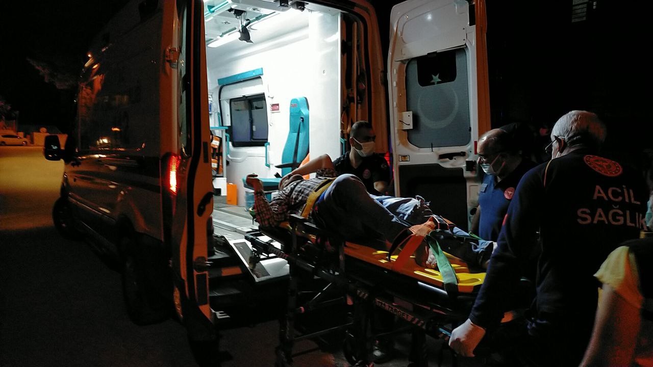 ‘Ne bakıyorsun’ kavgası kanlı bitti: 2 Yaralı