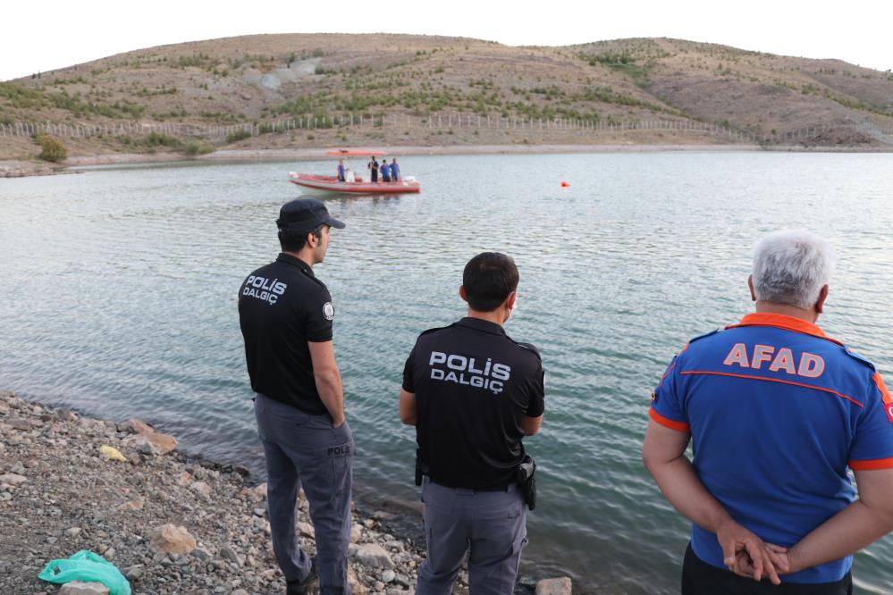 Gölette boğulan gencin cenazesine ulaşıldı