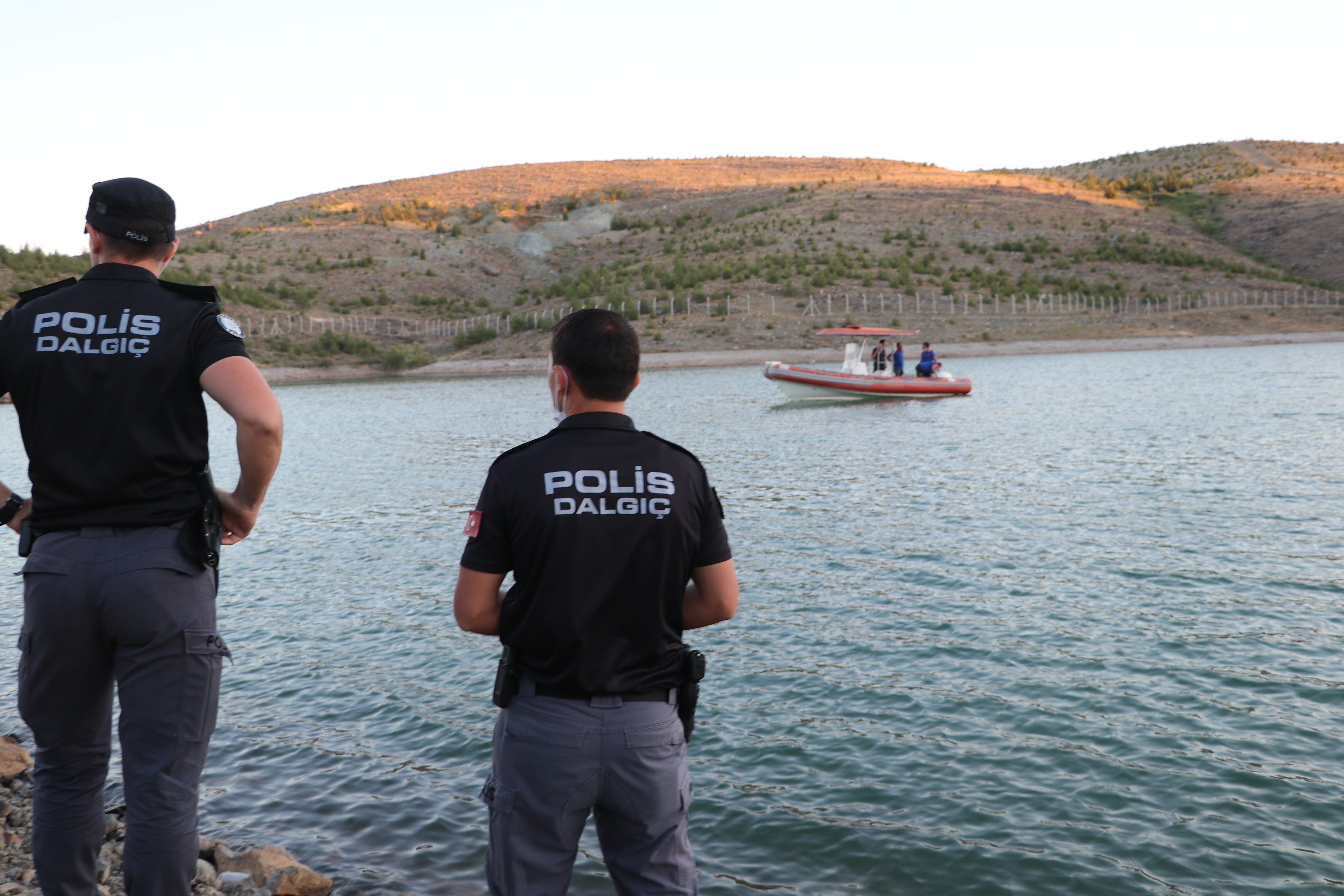 Gölette kaybolan genci arama çalışmaları sürüyor