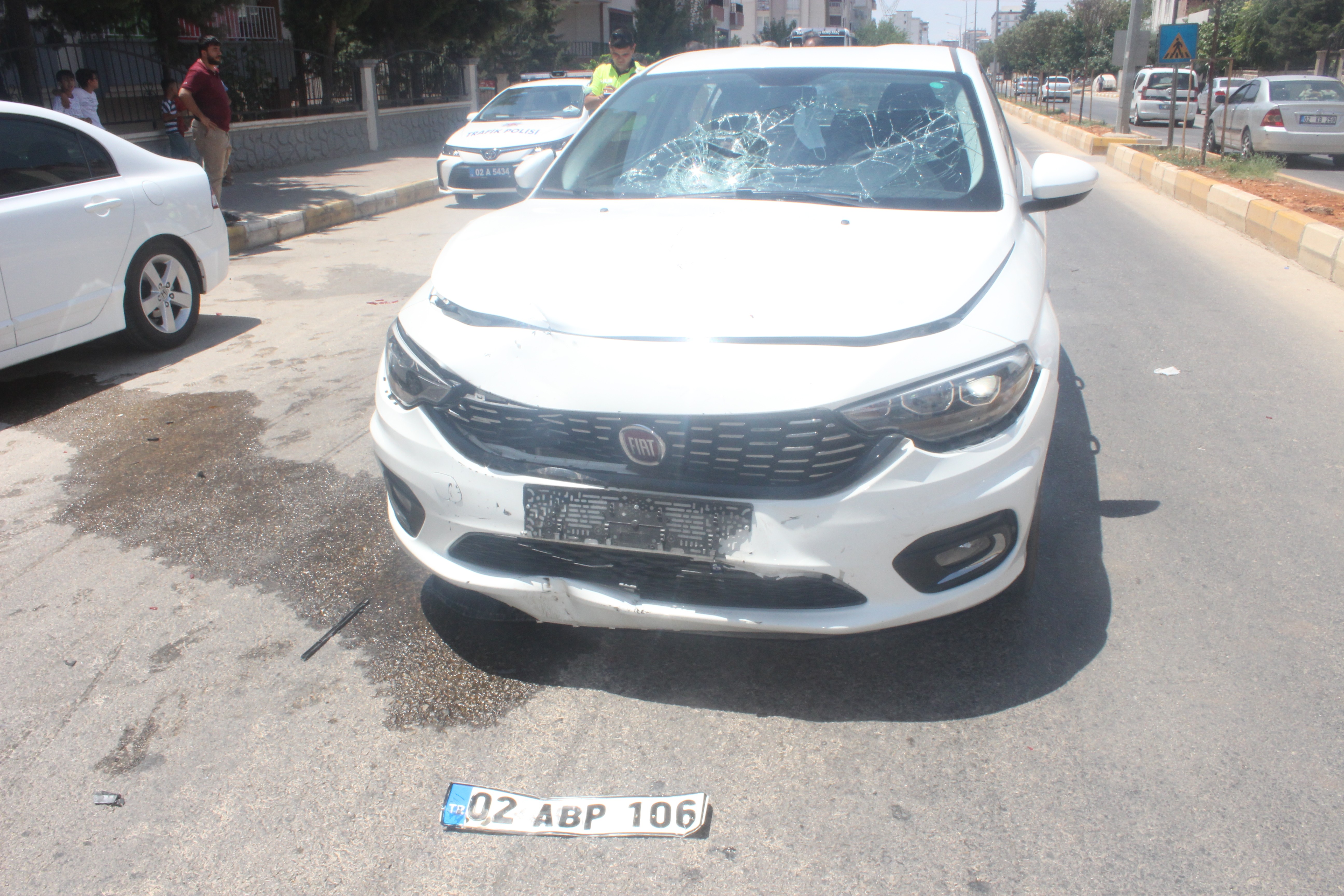 Otomobil motosiklete çarptı: 1 ağır yaralı