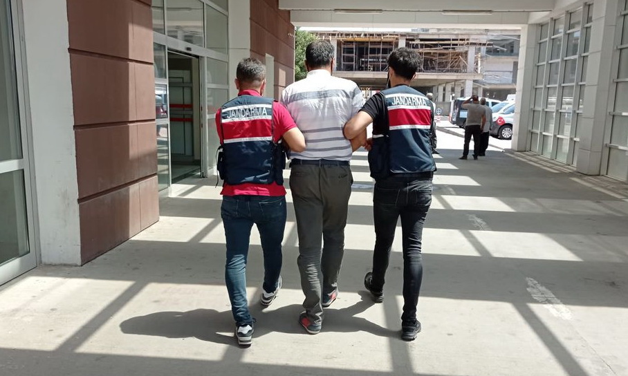 Teröristlere ‘Leşker” temin eden eski öğretmen tutuklandı