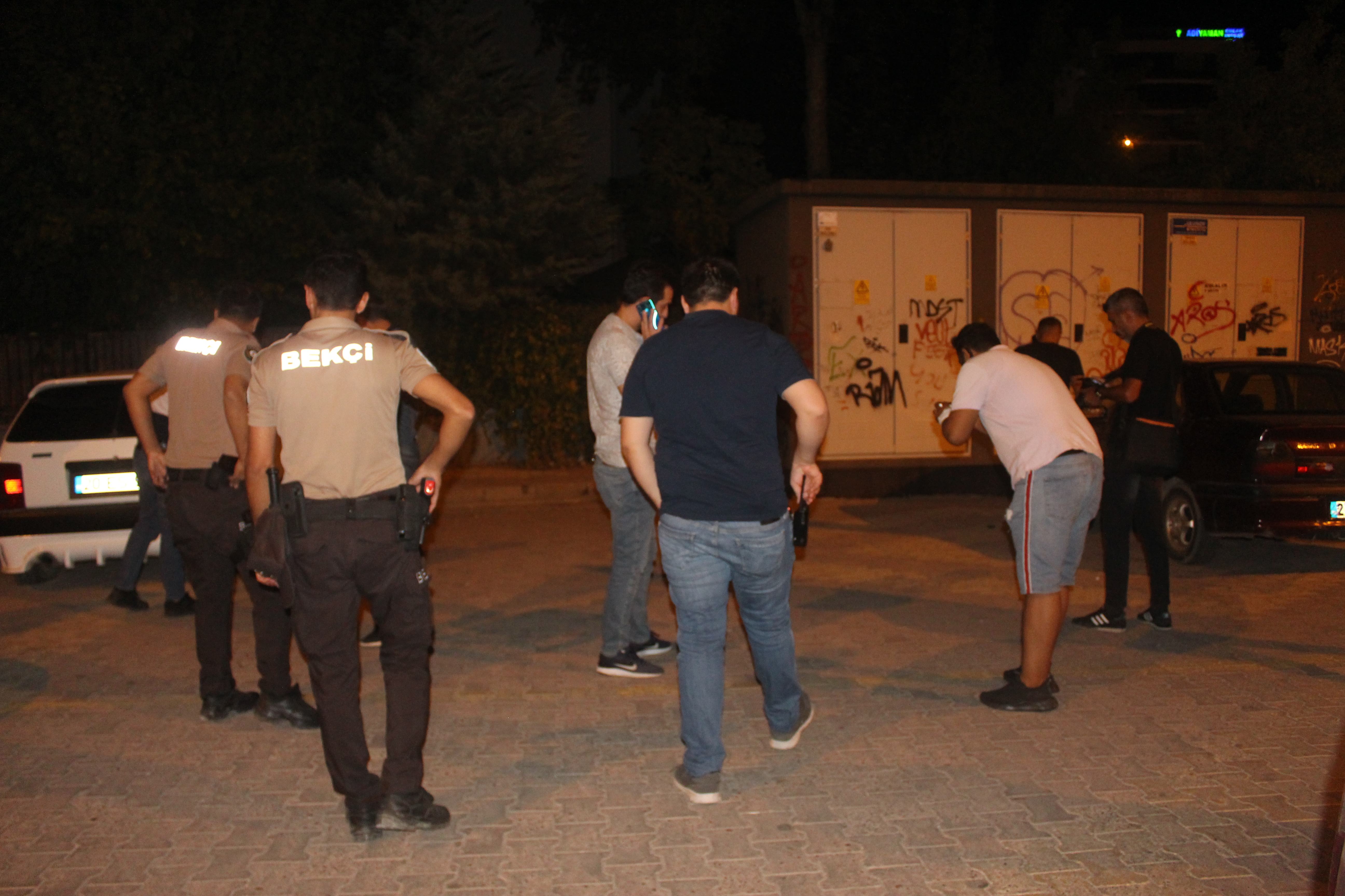 Sokak ortasında kovaladığı şahsa ateş etti