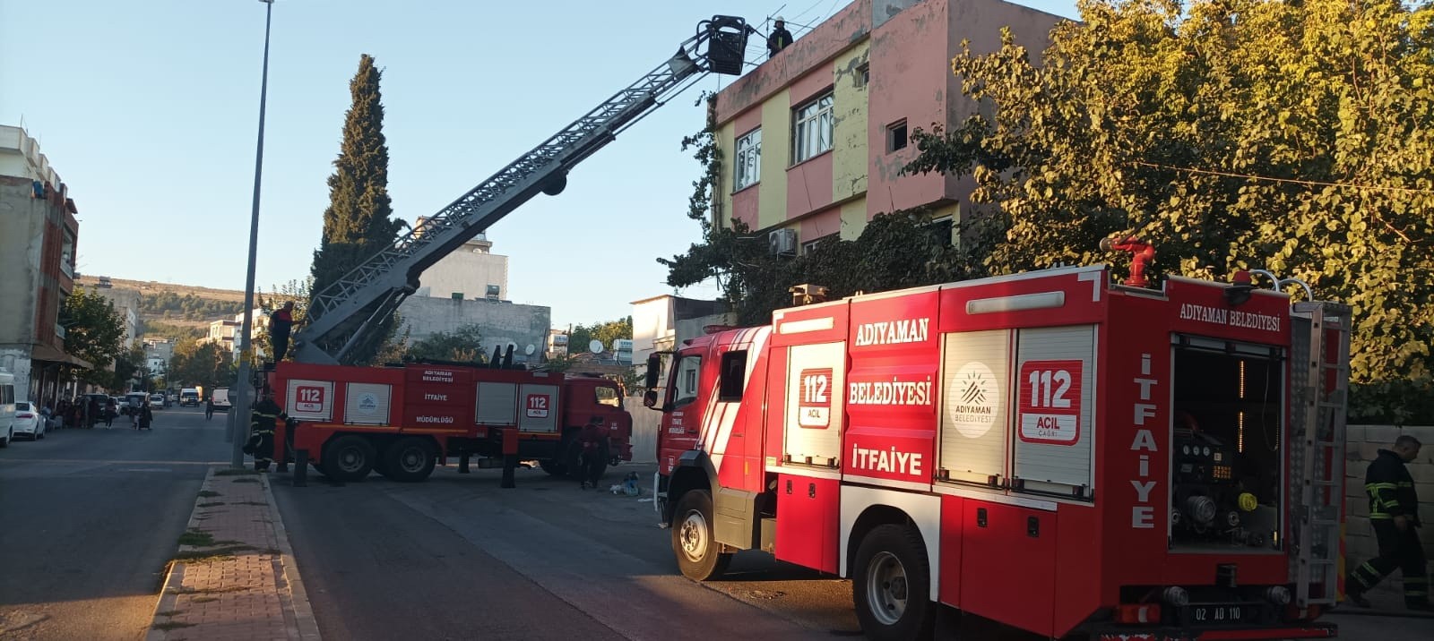 Odunluk yangınını söndürmek isterken başka odunluğu yaktılar