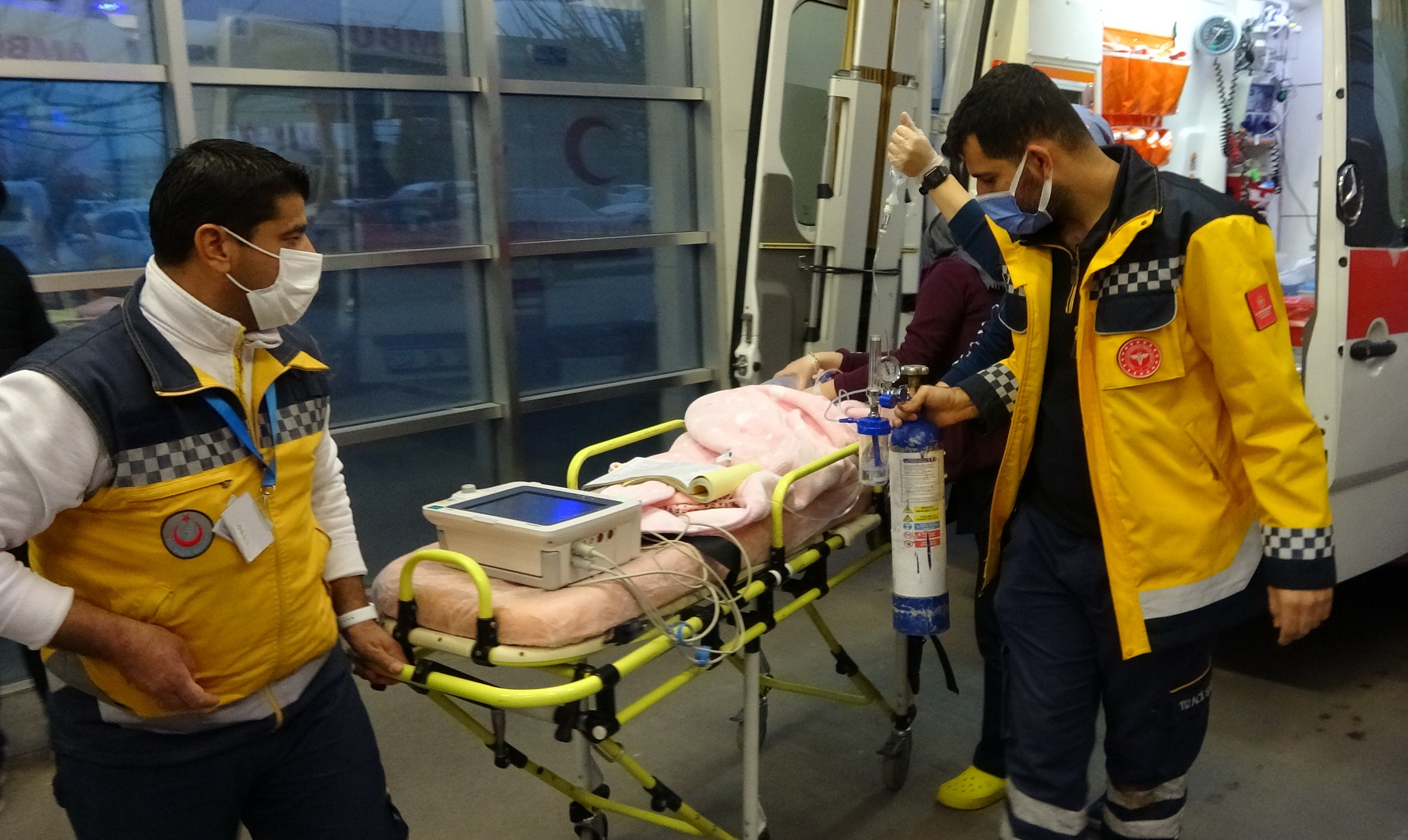 İkiz bebekleri kaza ayırdı: 1 ölü