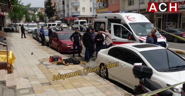 6 Katlı binanın tepesinden atlayarak canına kıydı