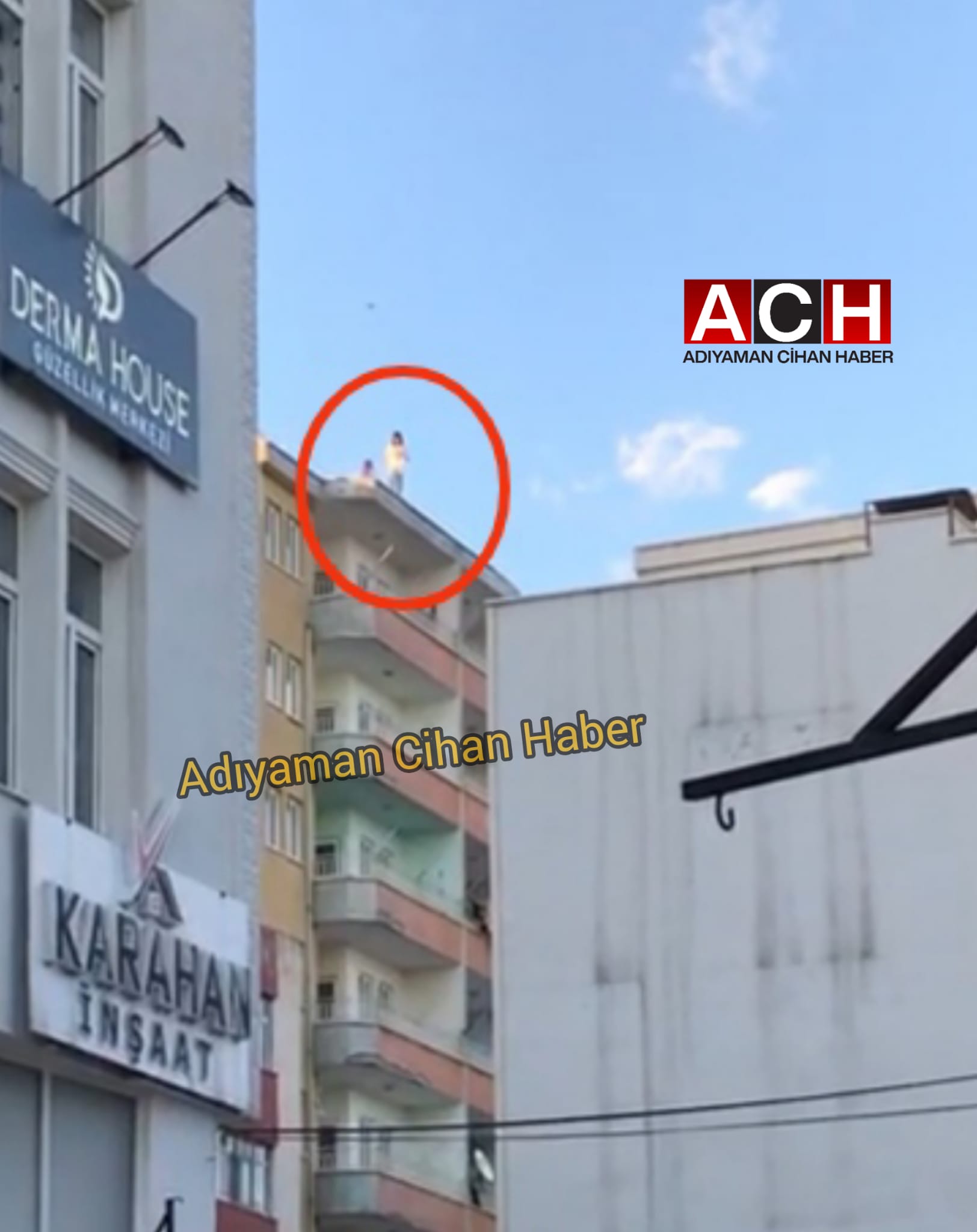 İki genç kız binanın tepesinde canına kıymak istedi