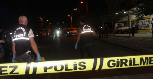 İçerisinde çalışanların olduğu markete silahlı saldırı