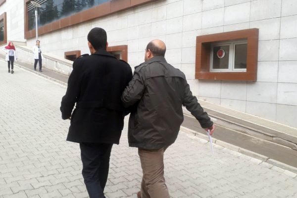 23 ilde FETÖ'ye çifte operasyon: 42 gözaltı