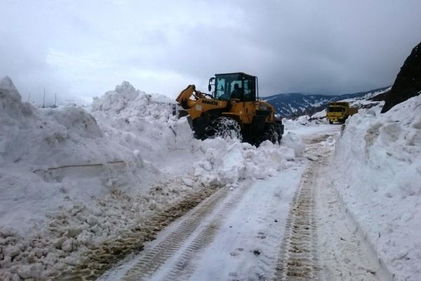 28 köy ve 44 mezraya ulaşım sağlanamıyor