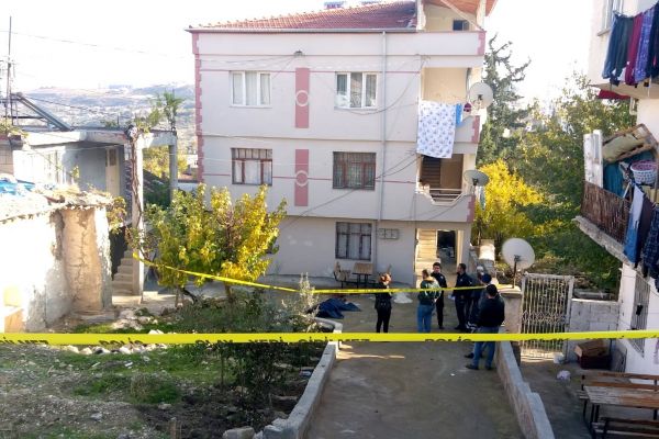 3.Kattan atlayan şahıs öldü