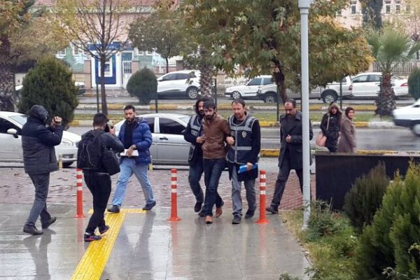 7 ayrı suçtan aranan şahıs yakayı ele verdi