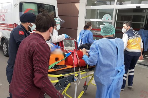 7. kattan düşen kadın ağır yaralandı