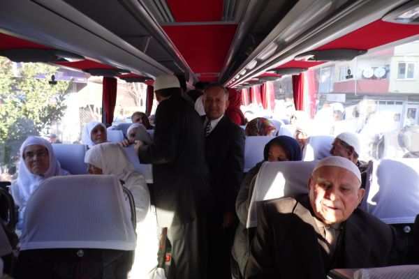 95 KİŞİ DUALARLA UĞURLANDI