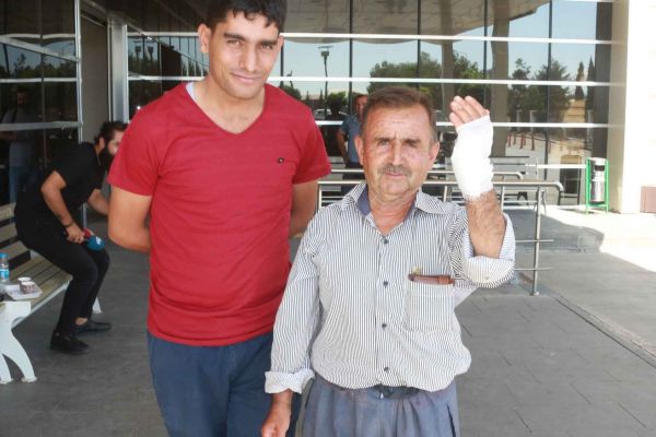 Acemi kasaplar kurbanlık yerine kendilerini kesti