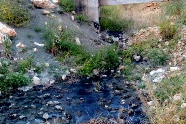 Açıktan akan kanalizasyon tehlike saçıyor