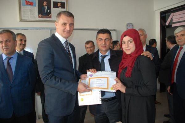 Adıyaman 151 bin 500 öğrenci karne sevinci yaşadı