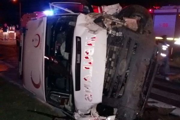 Adıyaman Ambulansı Kaza Yaptı: 1 Ölü, 5 Yaralı