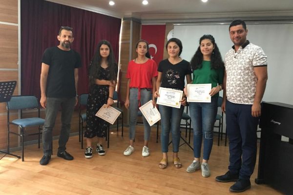 Adıyaman Belediyesi Konservatuarında sertifika heyecanı