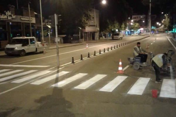Adıyaman Belediyesi yaya geçidi çizgilerini yeniledi