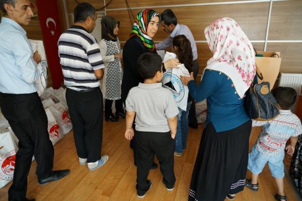 Adıyaman Belediyesi'nden 200 aileye bayram yardımı