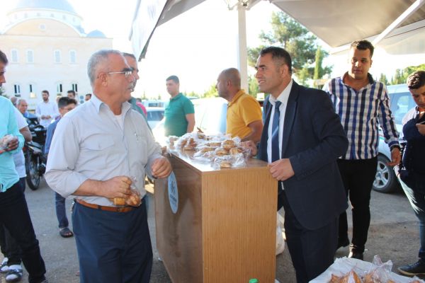 Adıyaman Belediyesi’nden Bayram Namazı Sonrası İkram