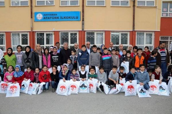 Adıyaman Belediyesi’nden Suriyeli Öğrencilere Yardım