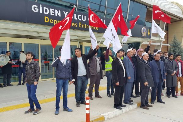 Adıyaman Havalimanı Umre Yoğunluğu Yaşıyor