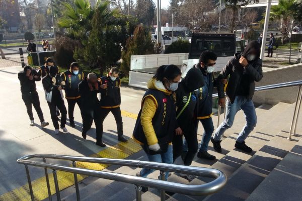Adıyaman merkezli 2 ilde fuhuş operasyonu: 8 gözaltı