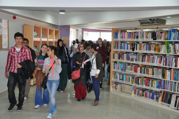 Adıyaman Üniversitesi Kütüphanesinde kitap sayısı her geçen gün artıyor