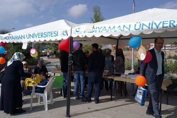 Adıyaman Üniversitesi öğrencileri üreterek öğreniyorlar 