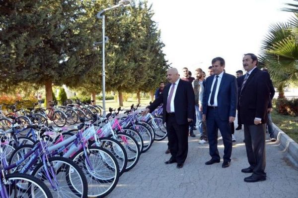 Adıyaman Üniversitesine 50 Adet Bisiklet Hibe Edildi 