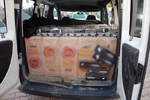 Adıyaman'da 12 Bin Paket Kaçak Sigara Ele Geçirildi