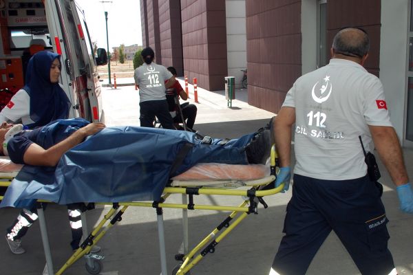 Adıyaman’da 2 otomobil çarpıştı: 5 Yaralı
