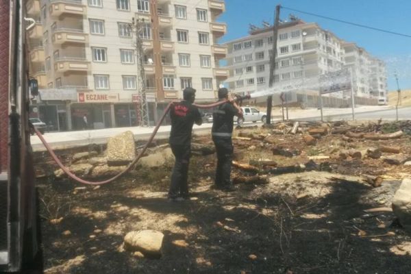 Adıyaman’da anız ve odun yangını