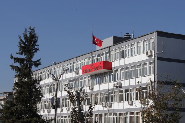 Adıyaman'da bayraklar yarıya indi