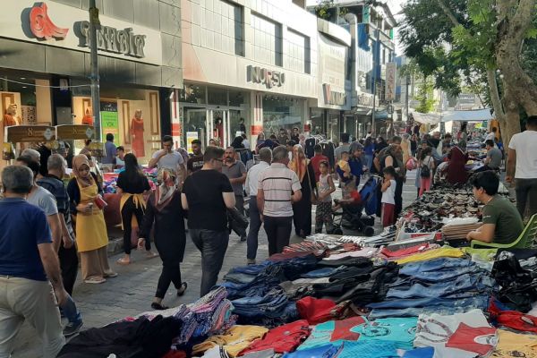 Adıyaman’da bayram öncesi alışveriş yoğunluğu
