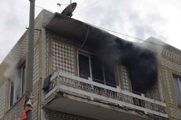 Adıyaman’da bina yangını: 2 kişi dumandan zehirlendi