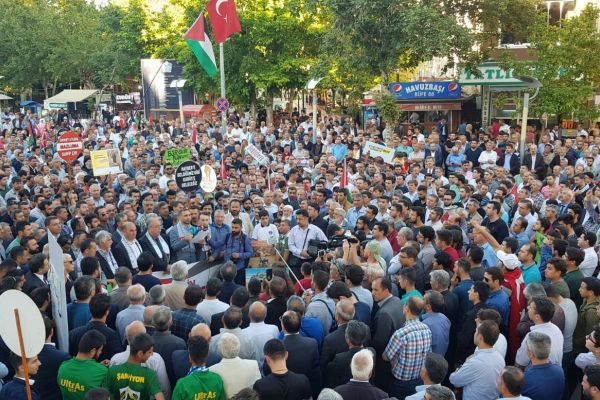 Adıyaman’da binlerce kişi sokağa indi