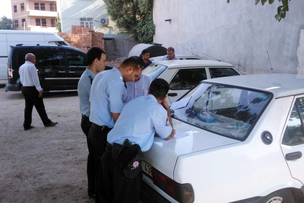 Adıyaman’da Bir Otomobilin Teybi Çalındı