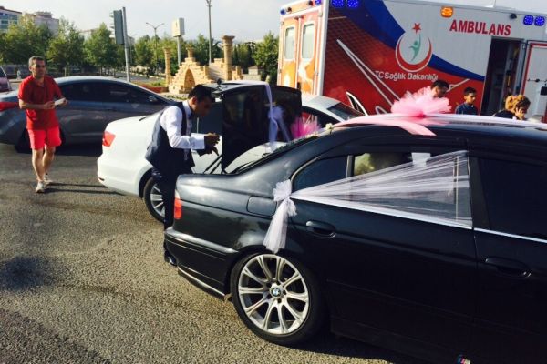 Adıyaman'da Düğün Arabası Kaza Yaptı: 1 Yaralı