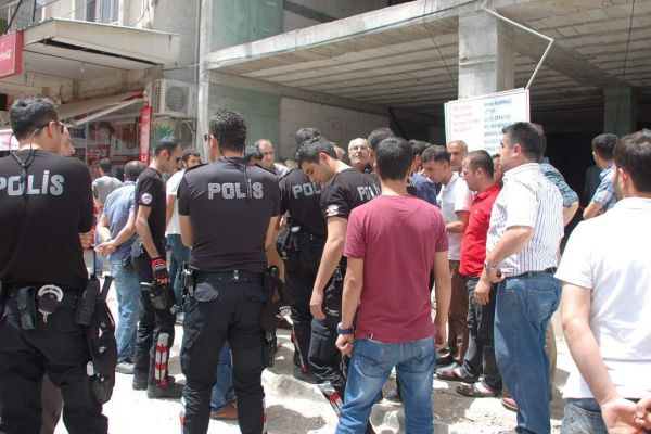 ADIYAMAN'DA ESNAFLARDAN BAZ İSTASYONU TEPKİSİ
