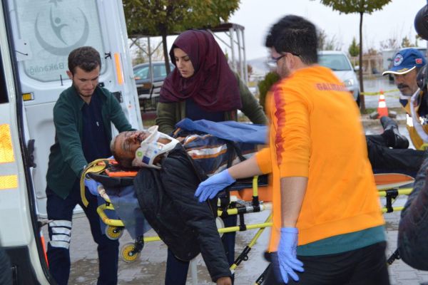 Adıyaman’da iki otomobil çarpıştı: 1 ölü, 2 yaralı