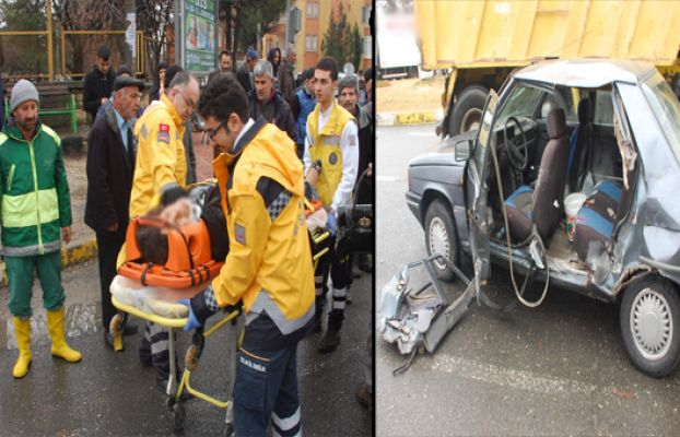 Adıyaman'da İki Otomobil Çarpıştı: 2 Yaralı