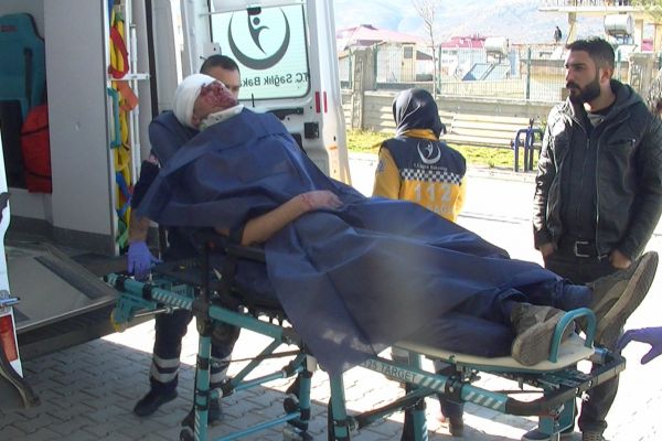 Adıyaman’da iki otomobil çarpıştı: 3 yaralı
