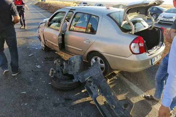 Adıyaman’da iki otomobil çarpıştı: 5 yaralı