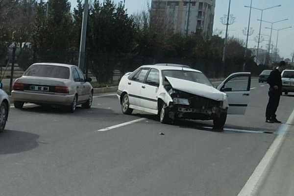 Adıyaman’da, İki Otomobil Çarpıştı